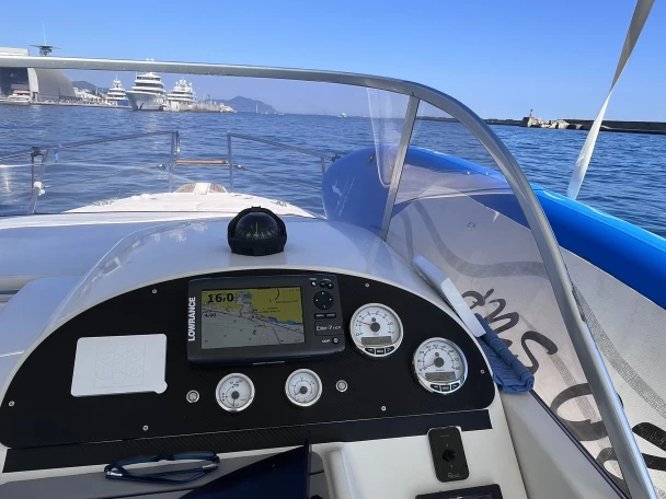 Alquiler Lancha Capelli con o sin  título de navegación