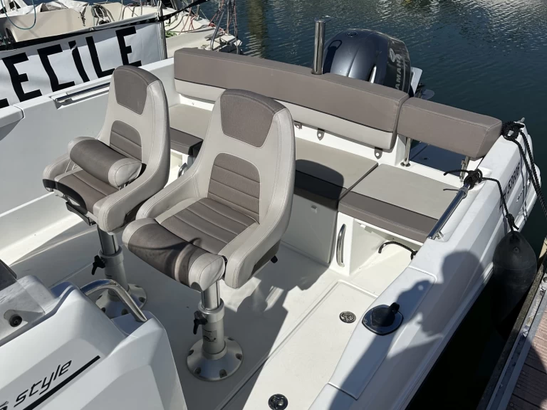 Alquiler Lancha Jeanneau con o sin  título de navegación