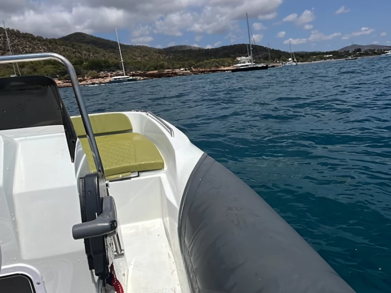 Alquiler Lancha Zar con o sin  título de navegación