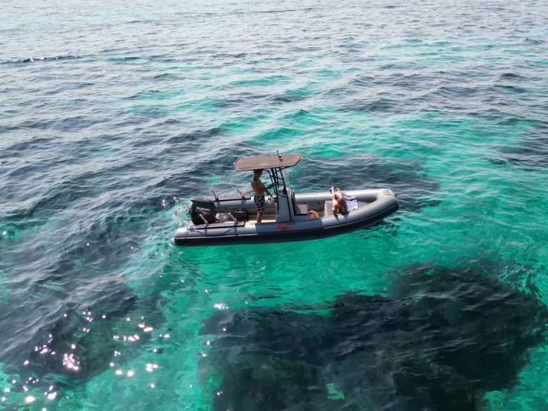 Alquiler de barcos Porto San Paolo barato de Coaster 650 Barracuda