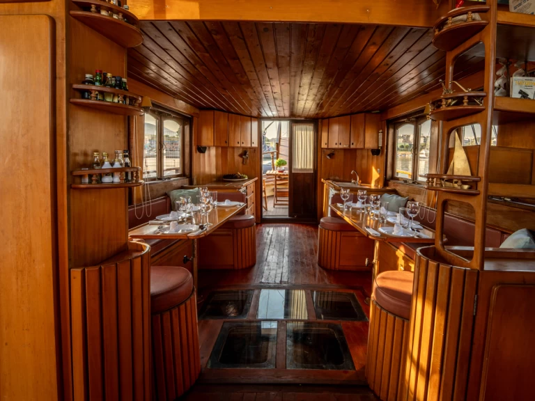 Alquiler de barcos Marina Delta Kallithea barato de Athenian Cruiser