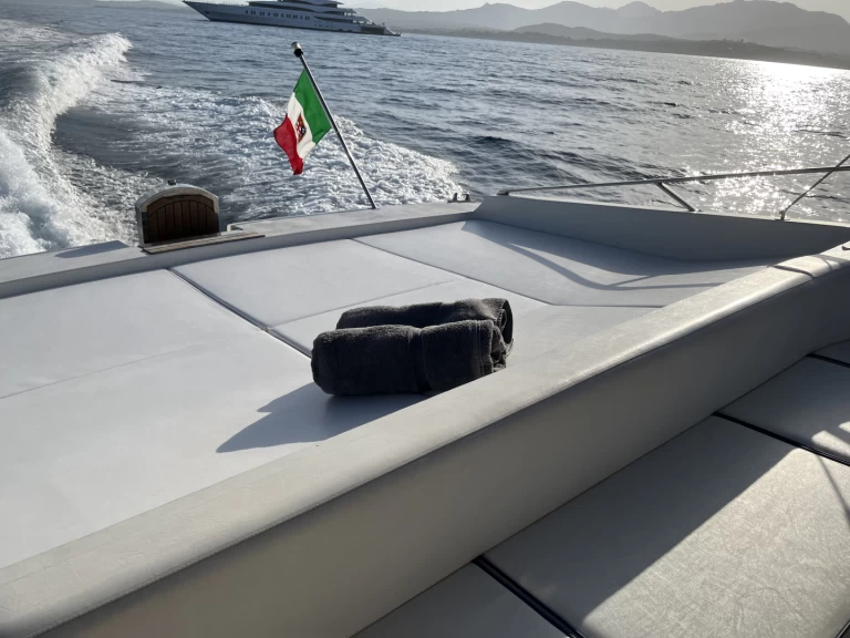 Alquiler Lancha Itama con o sin  título de navegación