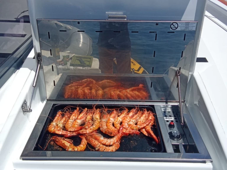 Alquiler de barcos Marsella barato de Bali 4.6