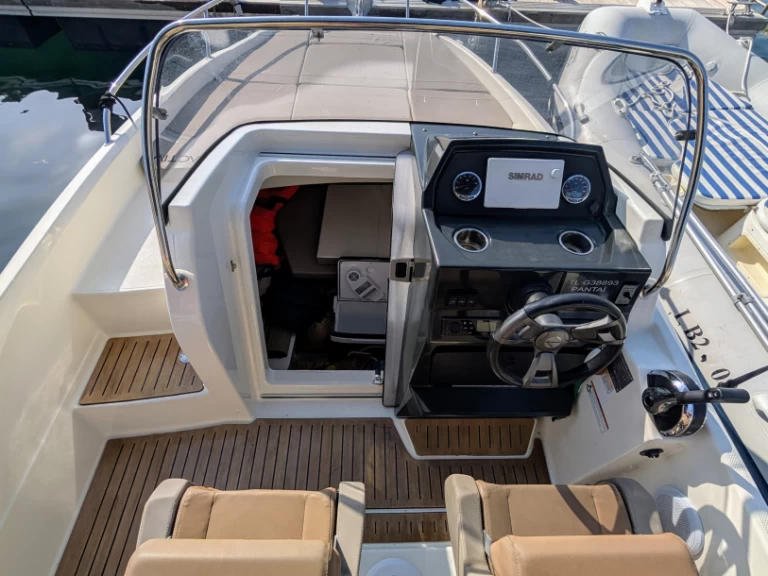 Alquiler de Quicksilver Quicksilver 605 Sundeck en Six-Fours-les-Plages