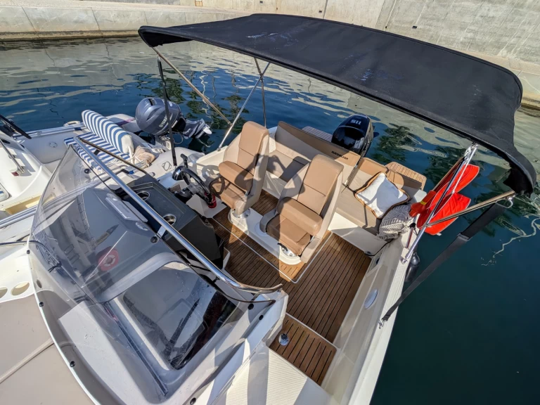 Alquiler de barcos Six-Fours-les-Plages barato de Quicksilver 605 Sundeck