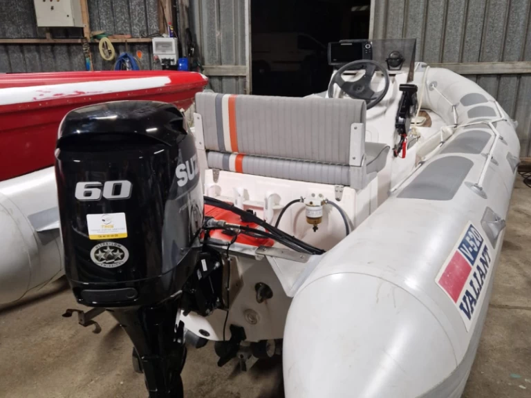 Alquiler Neumática en Carantec - Valiant V-520