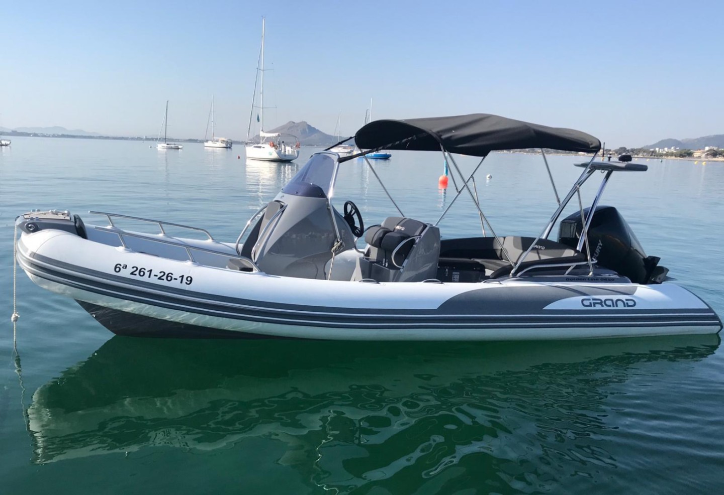 175 CV - 12 pax - Bluetooth music and charging included - GRAND Golden Line