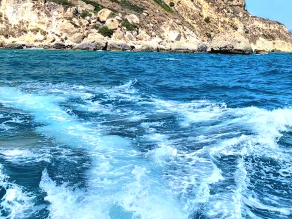 Alquiler de Bwa Bwa 550 Pro en Cagliari Port