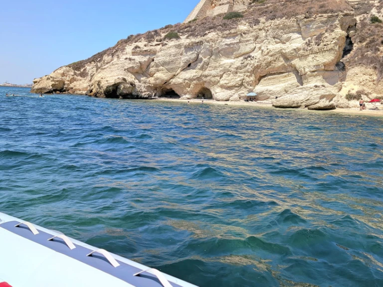 Alquiler de embarcaciones Bwa Bwa 550 Pro enCagliari Port en Samboat