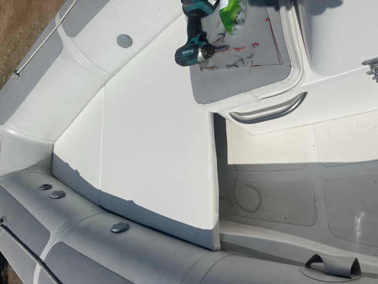 Alquiler de Neumática, con o sin patrón Adventure Hyères