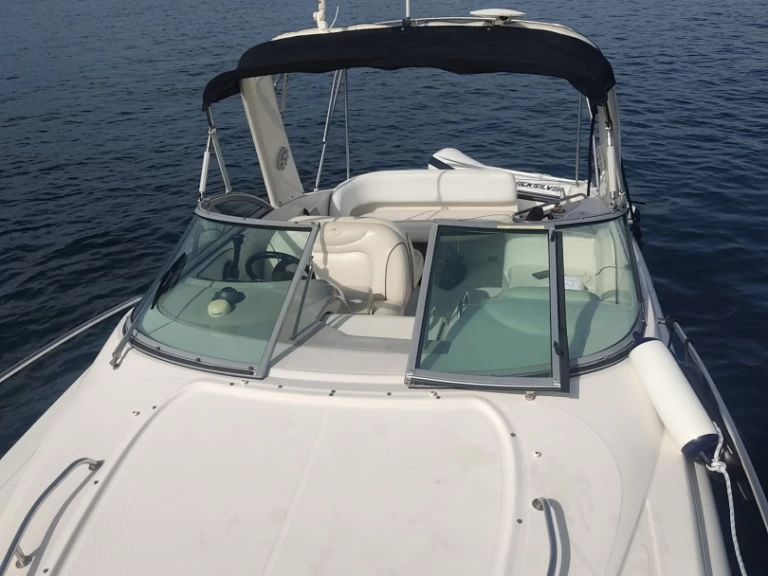 Alquiler de Monterey 270 cr en Combarro