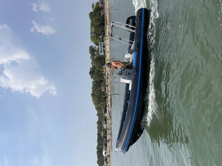 Alquiler de Capelli Tempest 700 Sun en Le Canon