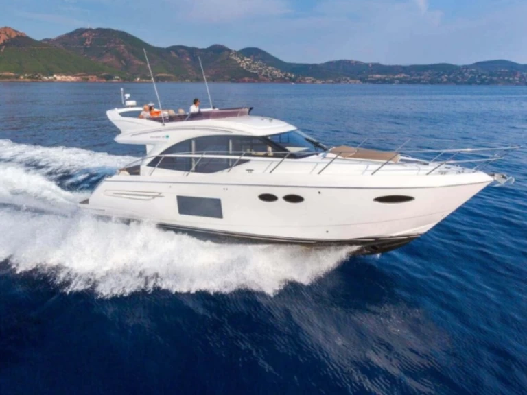 Alquiler de embarcaciones Princess 49 Fly enJuan-les-Pins en Samboat
