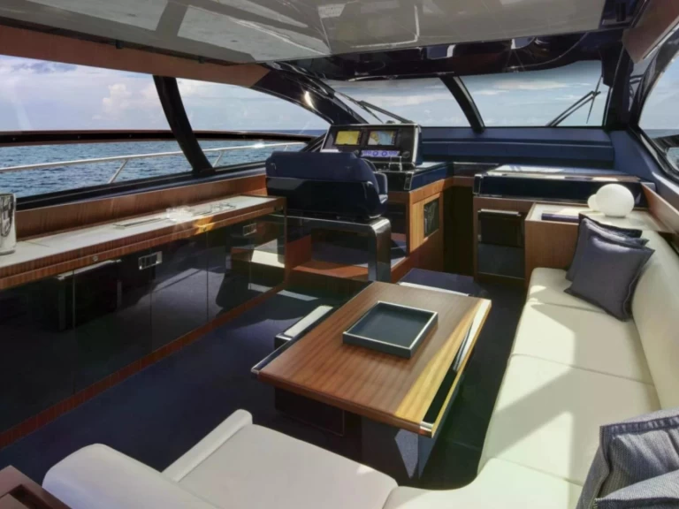 Alquiler de barcos Saint-Tropez barato de Rebel 66