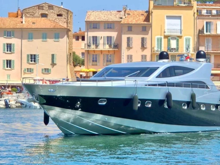 Alquiler de Yate de lujo, con o sin patrón Alfamarine Saint-Tropez