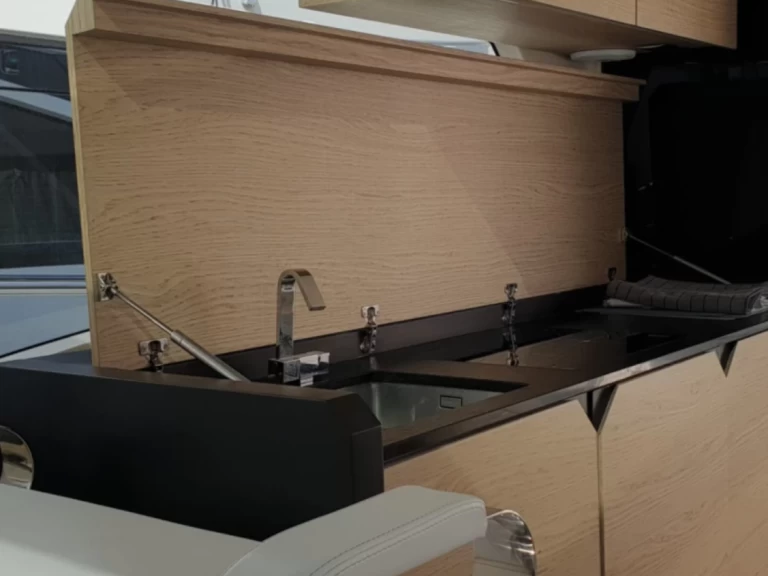 Alquiler Nápoles - Rio Rio 44 Hard Top en SamBoat