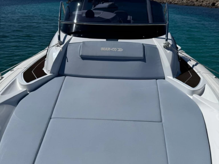 Alquiler de embarcaciones Mar-Co E-Motion 29 enPoltu Quatu en Samboat