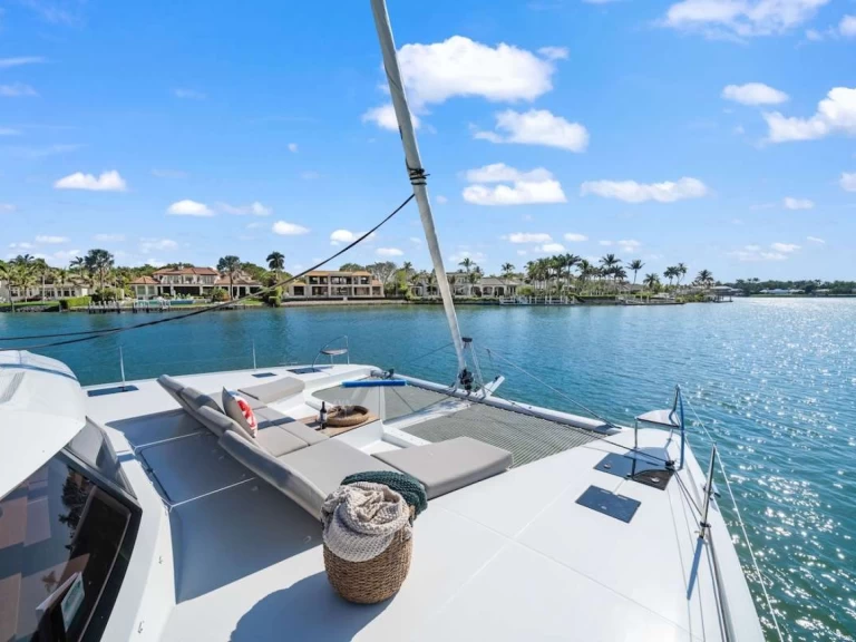 Alquiler Yate de lujo Fountaine Pajot con o sin  título de navegación