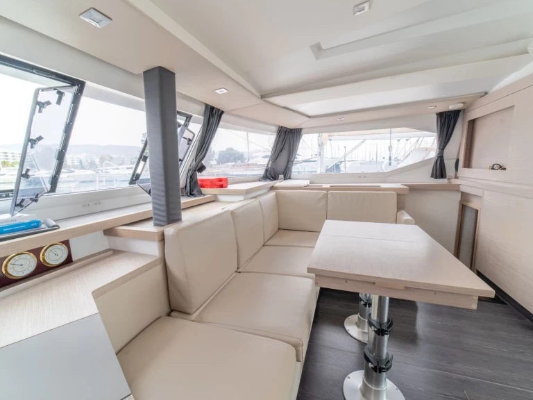 Alquiler de Fountaine Pajot Astrea 42 en Álimos