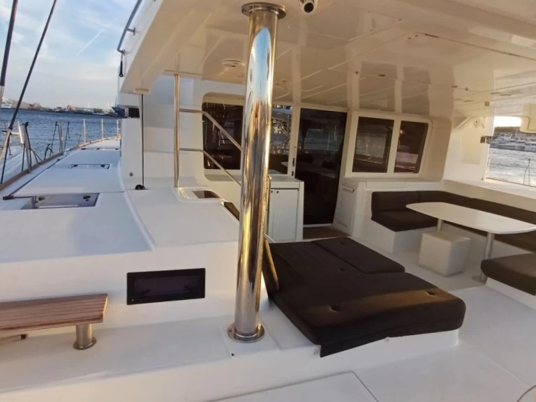 Alquiler Catamarán Lagoon con o sin  título de navegación