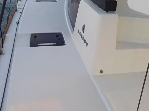 Catamarán para alquilar Lávrio al mejor precio