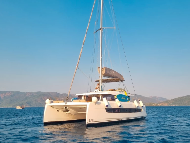 Alquiler Catamarán Bali con o sin  título de navegación