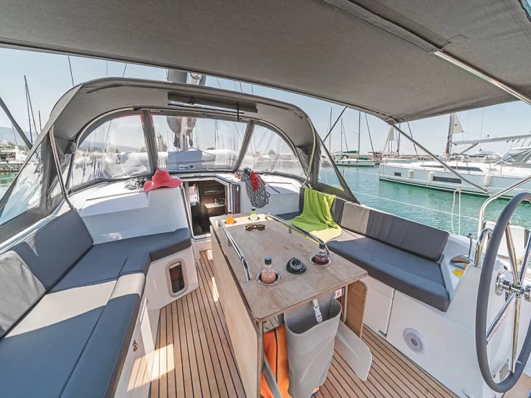 Velero para alquilar Álimos al mejor precio