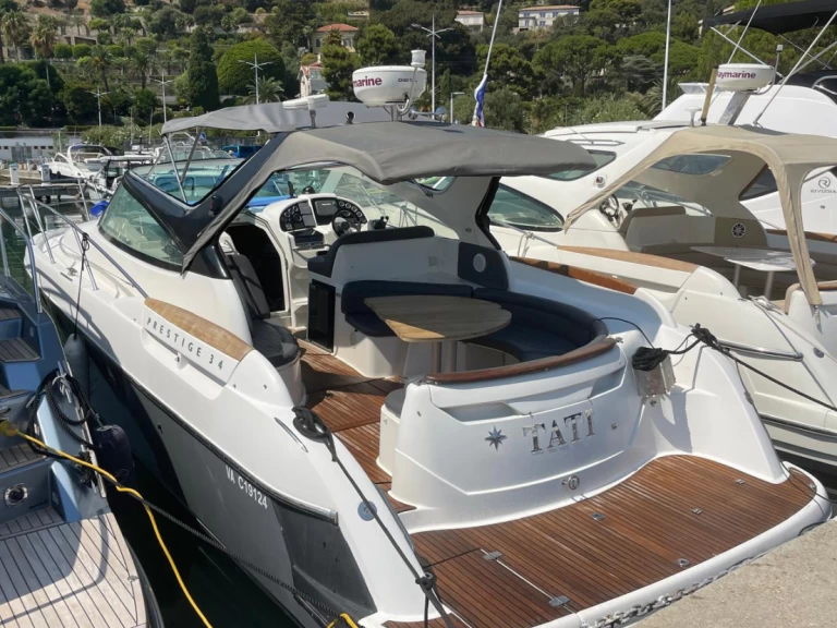 Alquiler de barcos Beaulieu-sur-Mer barato de Prestige 34 Open