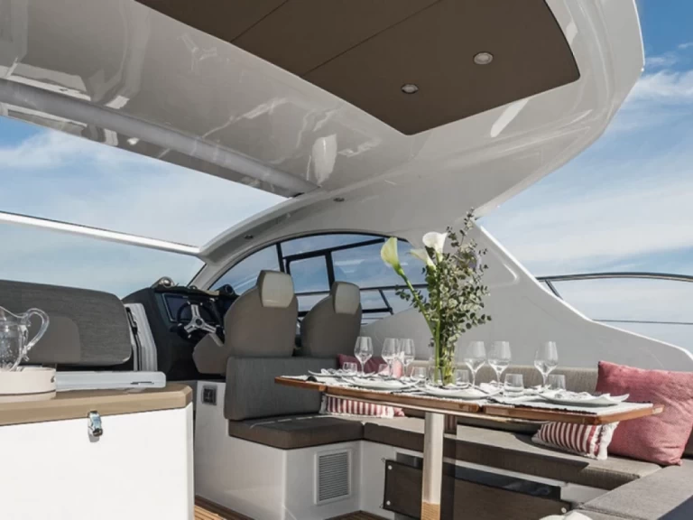 Alquiler de embarcaciones Azimut Atlantis 43 enAltea en Samboat