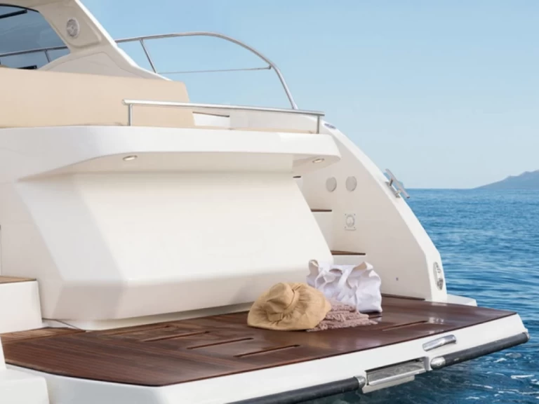 Alquiler Lancha Azimut con o sin  título de navegación