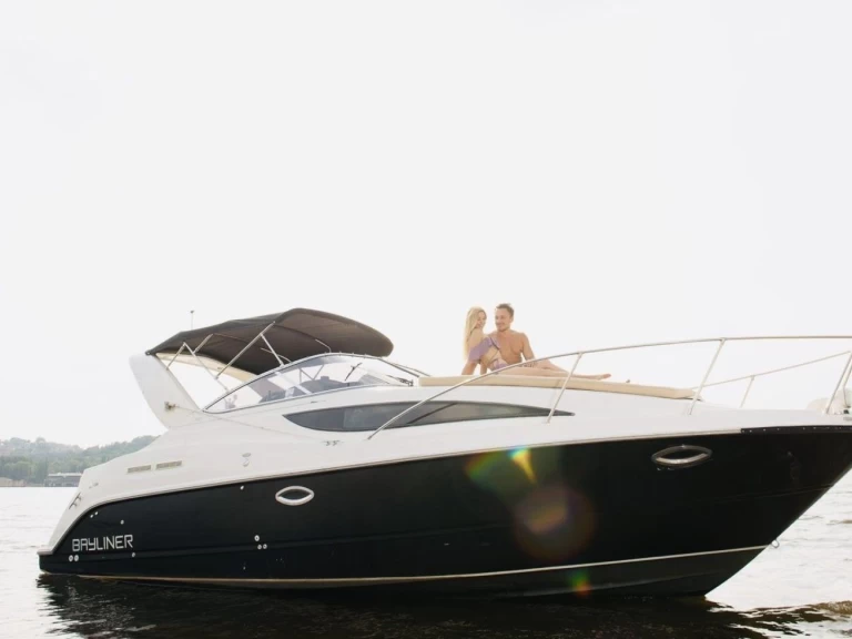 Alquiler de Lancha, con o sin patrón Bayliner Vieux Port de Cannes