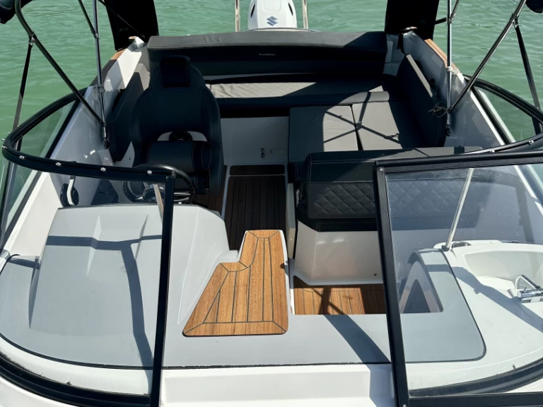 Lancha para alquilar Aix-les-Bains al mejor precio