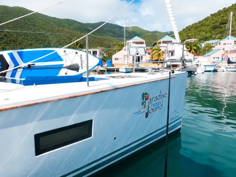 Velero para alquilar Parish of Saint George al mejor precio