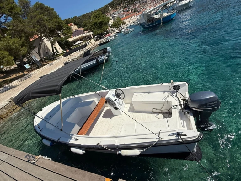 Alquiler de Adria Adria10 en Hvar