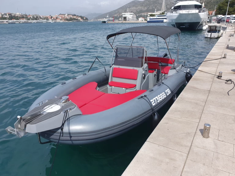 Marlin Boat 790 Pro Dynamic de alquiler a Marina Frapa Dubrovnik