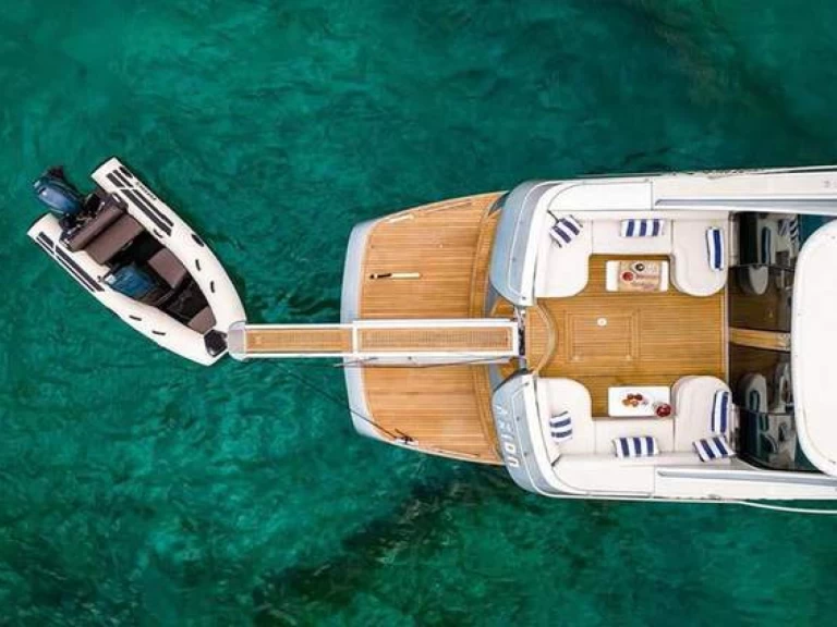 Alquiler Ornós - Pershing Pershing 65 en SamBoat