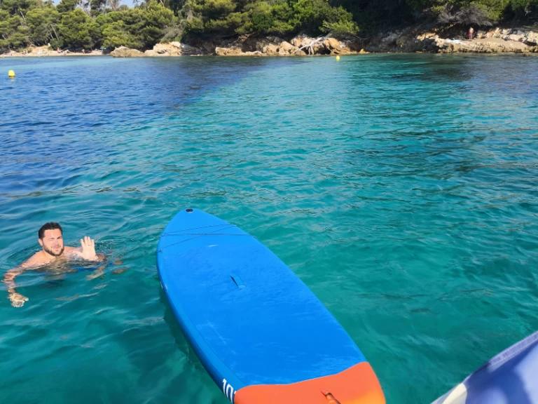 Alquiler de embarcaciones Four Winns Sundowner 285 enCannes en Samboat