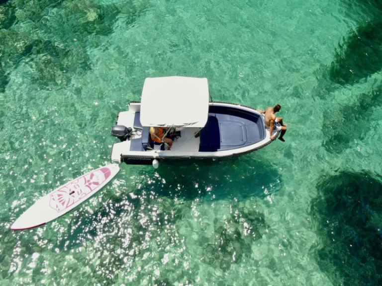 Alquiler de embarcaciones Vanquish 20 enSant Antoni de Portmany en Samboat