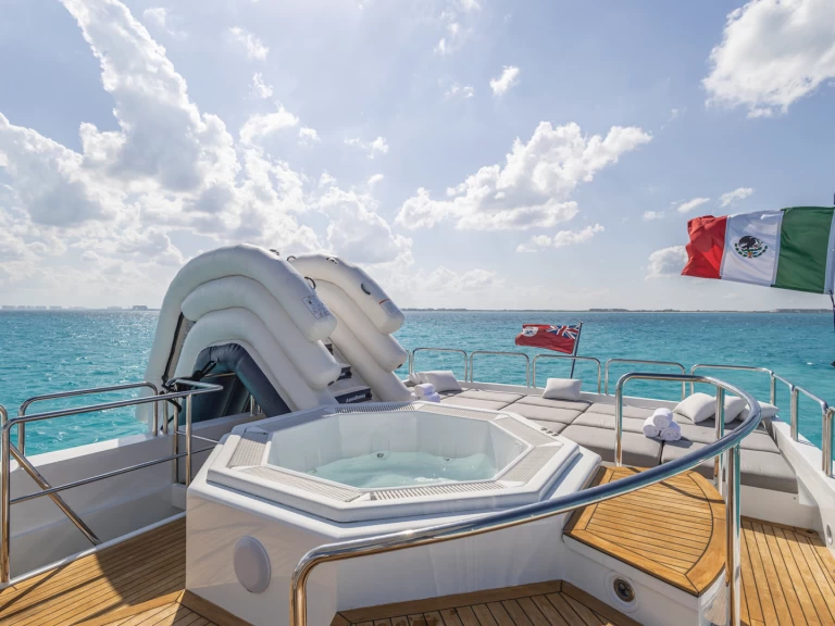Alquiler de embarcaciones Heesen 115 enCiudad Cancún en Samboat
