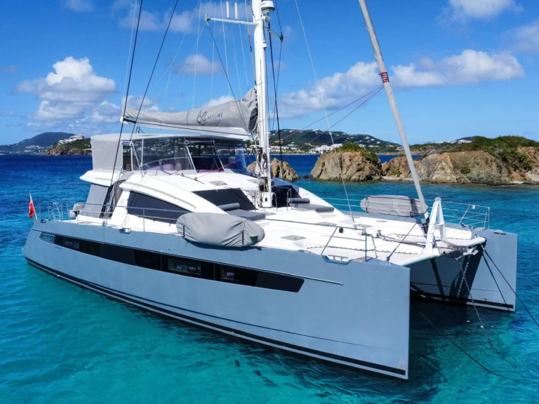 Alquiler de embarcaciones Privilege ALLURE 64 enGrenadines en Samboat