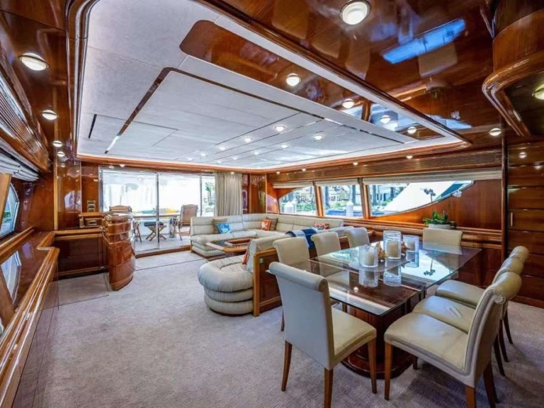 Alquiler de embarcaciones Ferretti Dream Chaser enNueva York (Ciudad) en Samboat