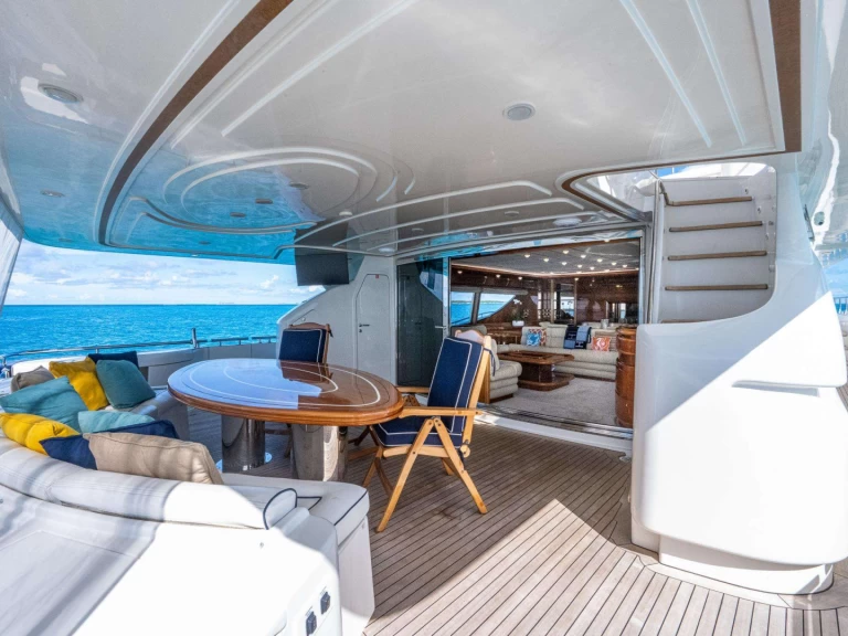 Alquiler de Yate de lujo, con o sin patrón Ferretti Nueva York (Ciudad)