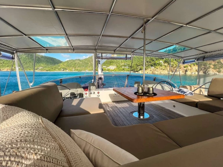 Alquiler de Privilege ALLURE 64 en Grenadines