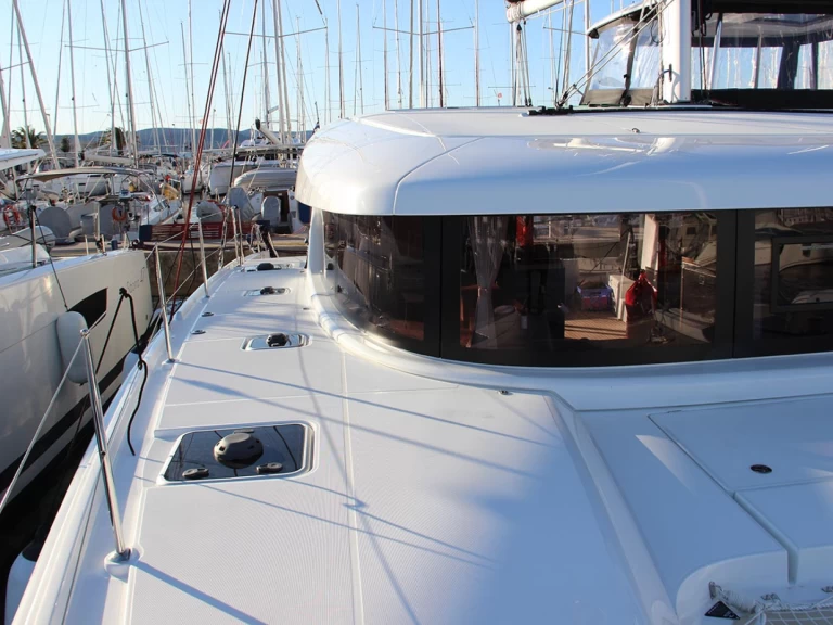 Alquiler Catamarán Lagoon con o sin  título de navegación