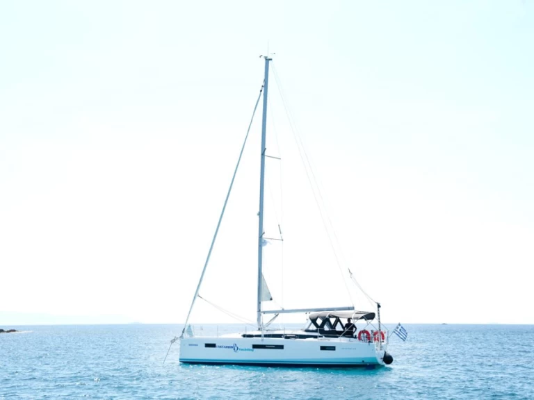 Alquiler de embarcaciones Jeanneau Sun Odyssey 490 enSámi en Samboat