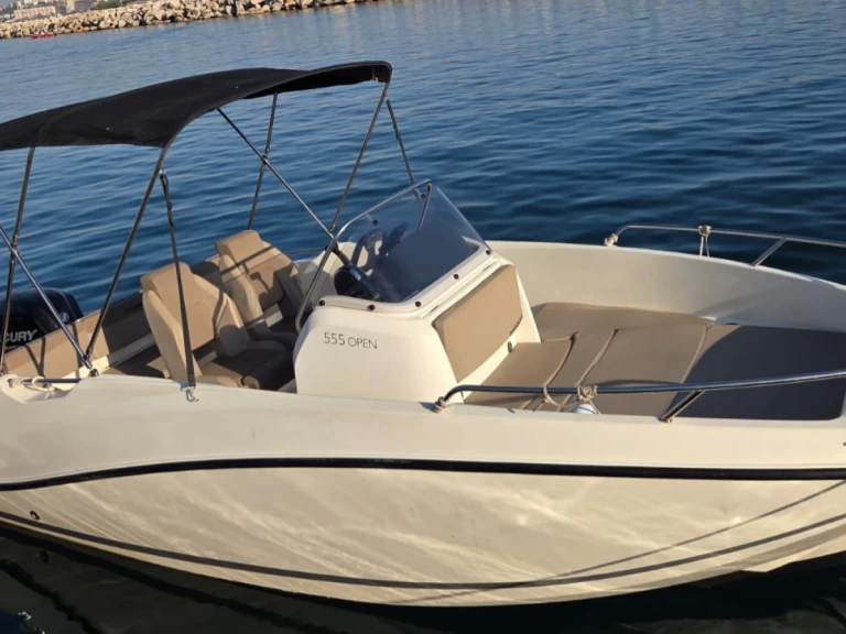 Quicksilver Activ 555 Open Edition Smart de alquiler a Marsella