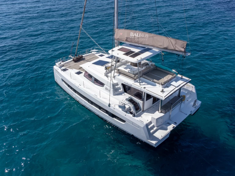 Alquiler Catamarán Bali con o sin  título de navegación