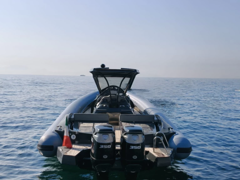 Alquiler de embarcaciones Panamera Yacht PY 100 T Top enNápoles en Samboat