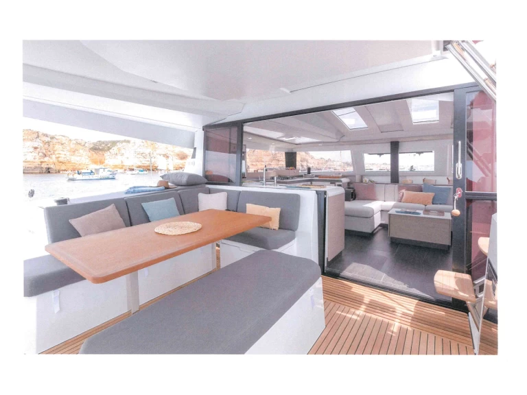 Alquiler Catamarán Fountaine Pajot con o sin  título de navegación