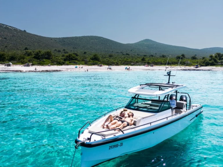 Alquiler de Axopar Axopar 37 Sun-Top en Zaton